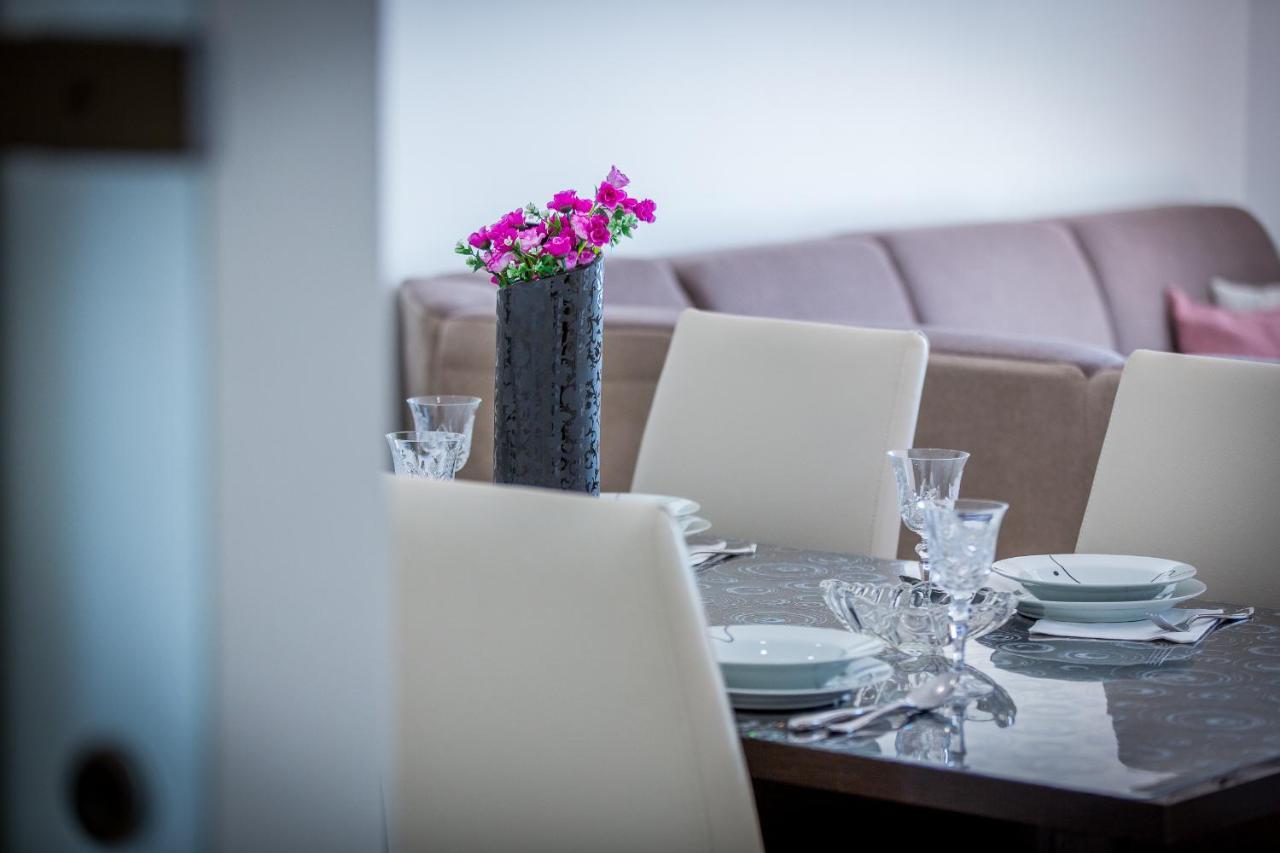 Apartment Luni Локва-Рогозниця Екстер'єр фото