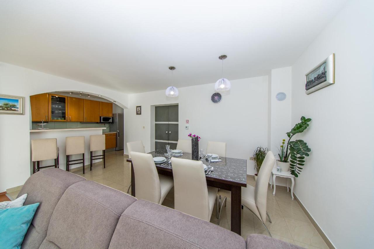 Apartment Luni Локва-Рогозниця Екстер'єр фото