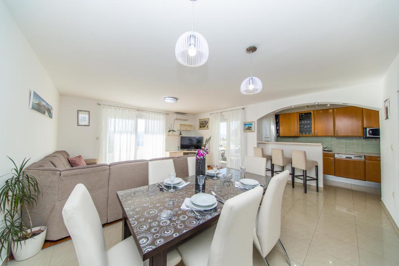 Apartment Luni Локва-Рогозниця Екстер'єр фото