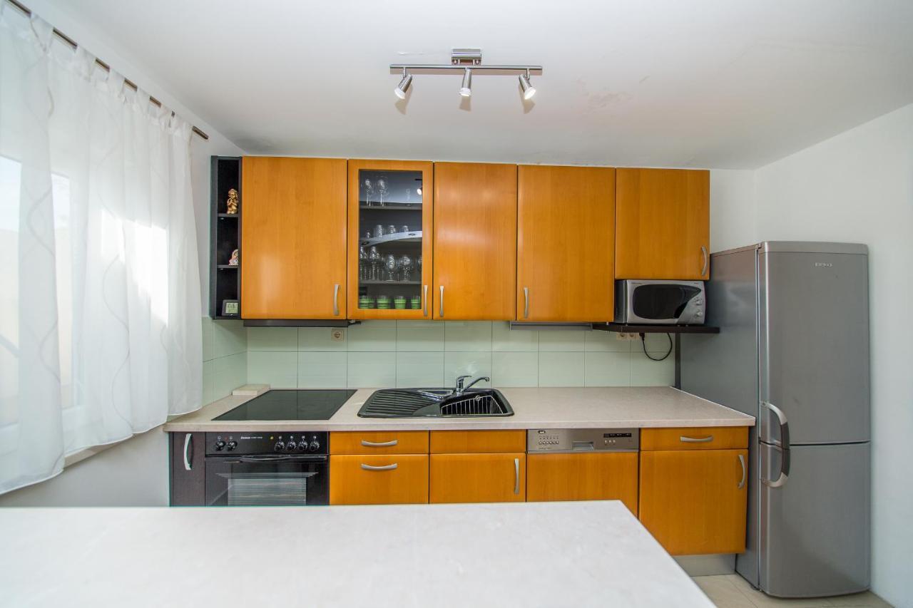 Apartment Luni Локва-Рогозниця Екстер'єр фото