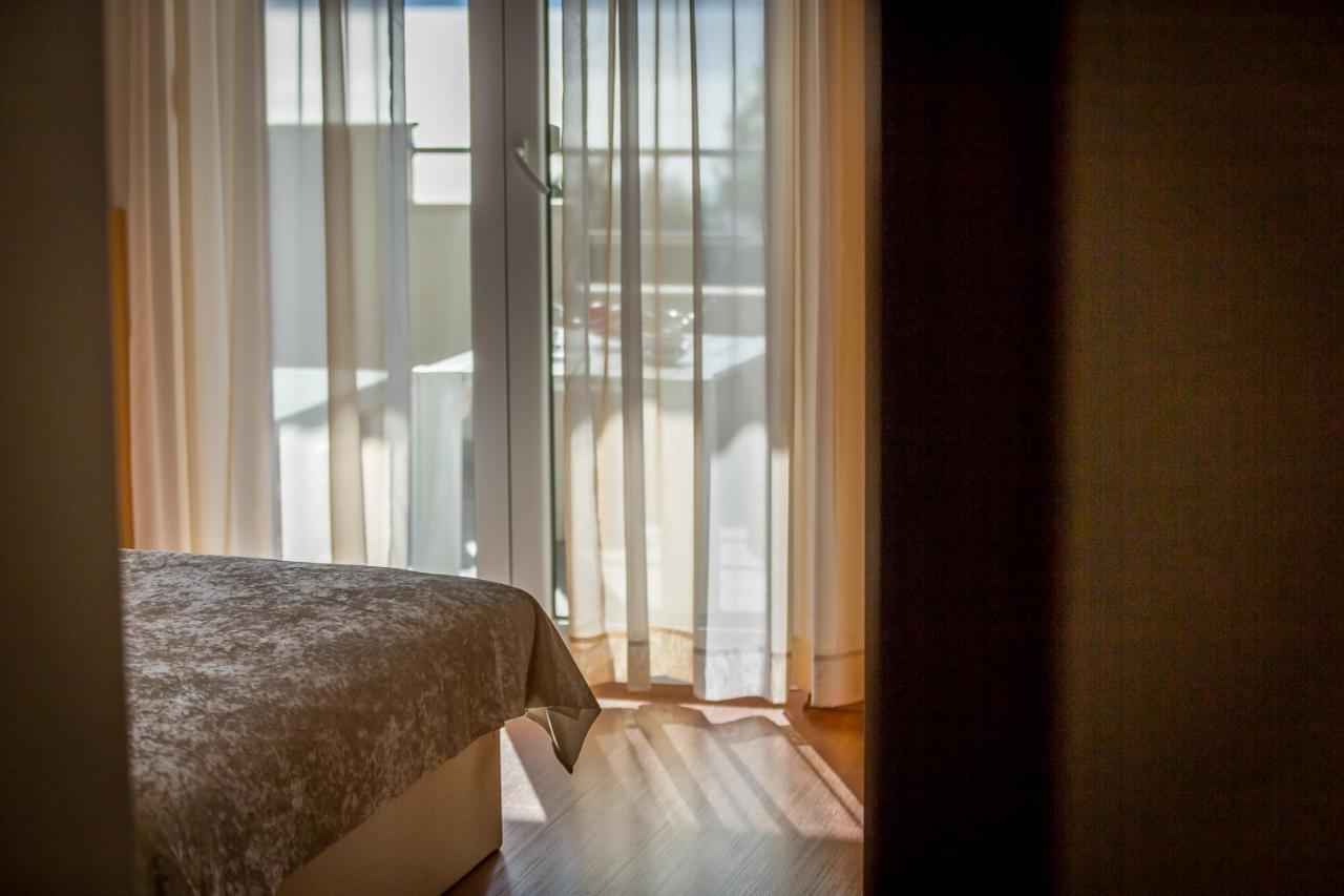 Apartment Luni Локва-Рогозниця Екстер'єр фото