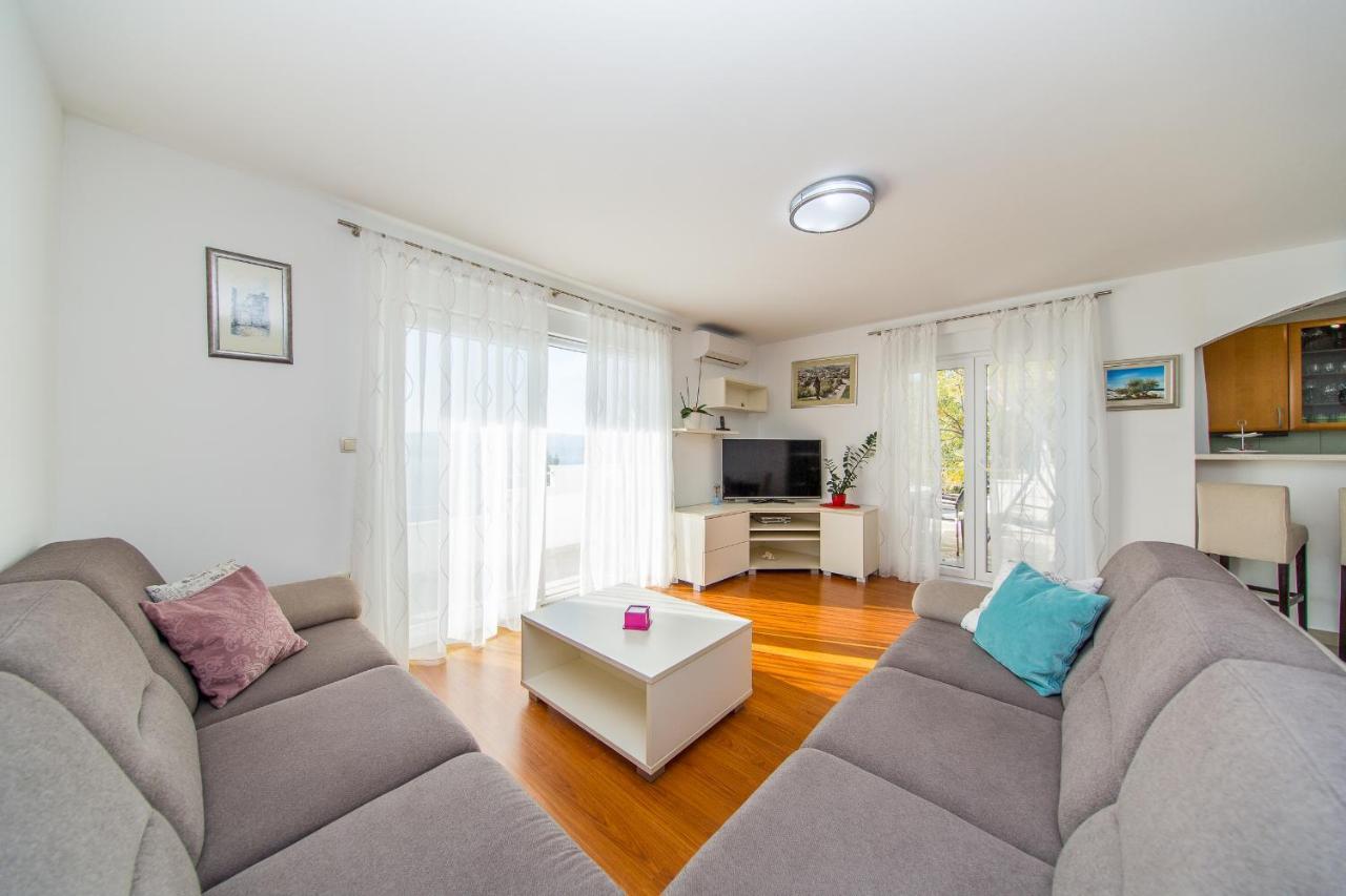 Apartment Luni Локва-Рогозниця Екстер'єр фото
