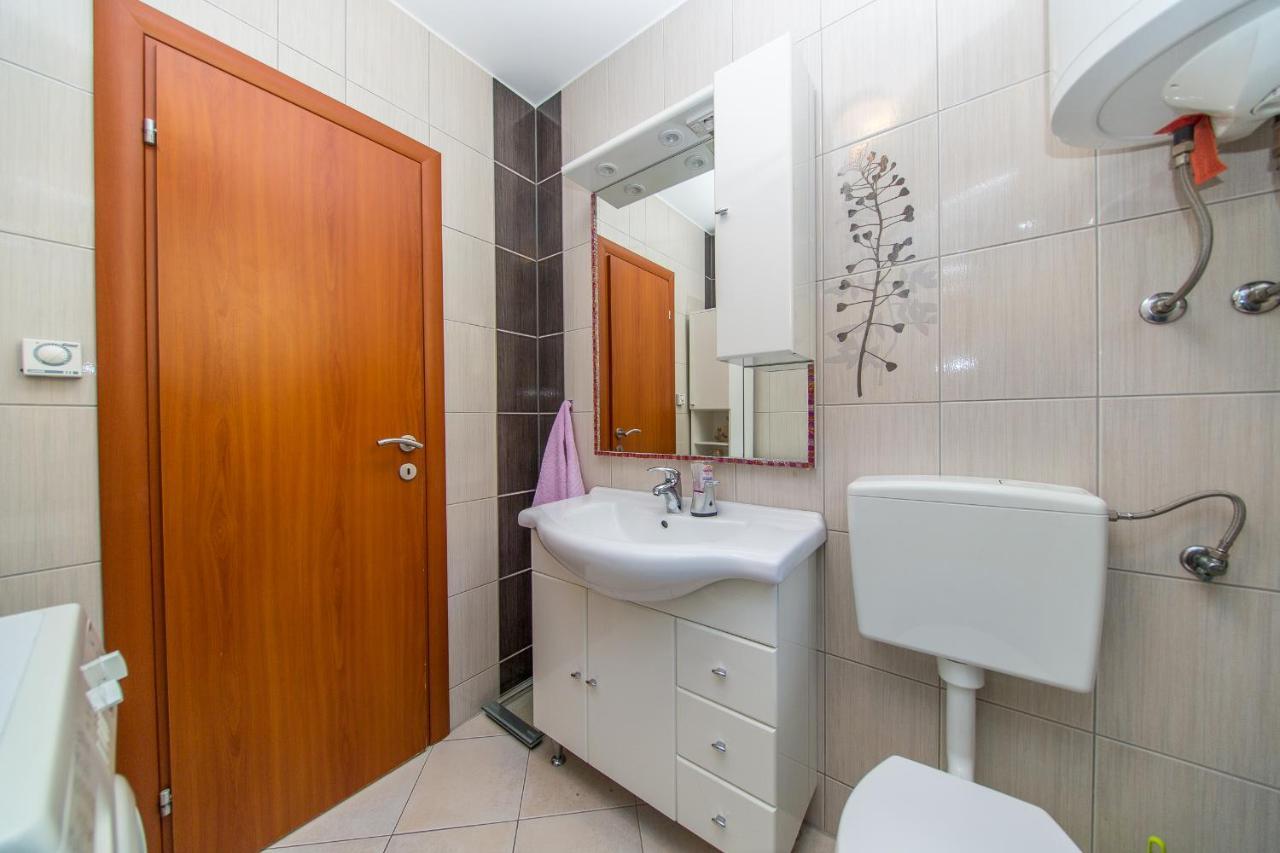 Apartment Luni Локва-Рогозниця Екстер'єр фото
