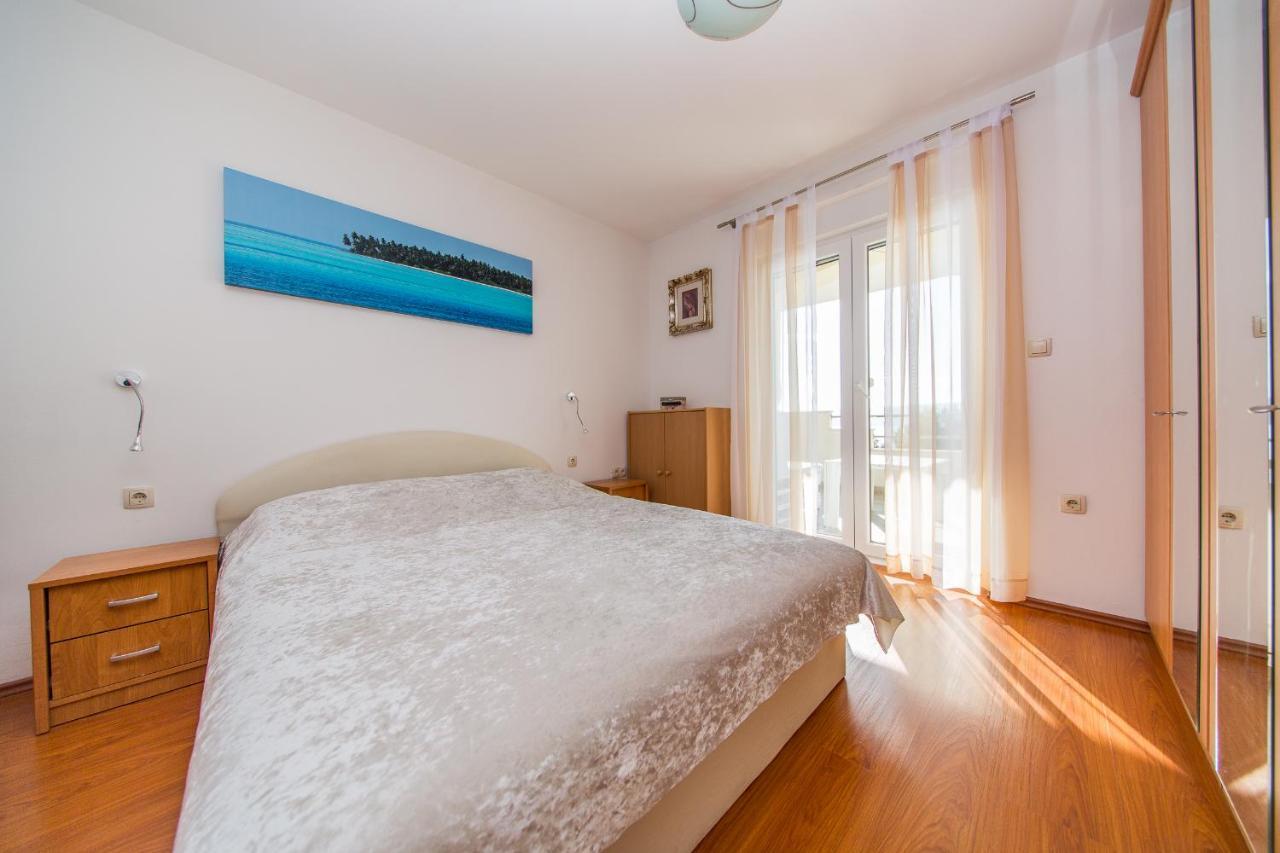 Apartment Luni Локва-Рогозниця Екстер'єр фото